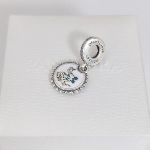 Pandora Vacation Club Member Dangle Charm DVC Exclusive Mickey Mouse NIB Charm - Picture 6 of 8